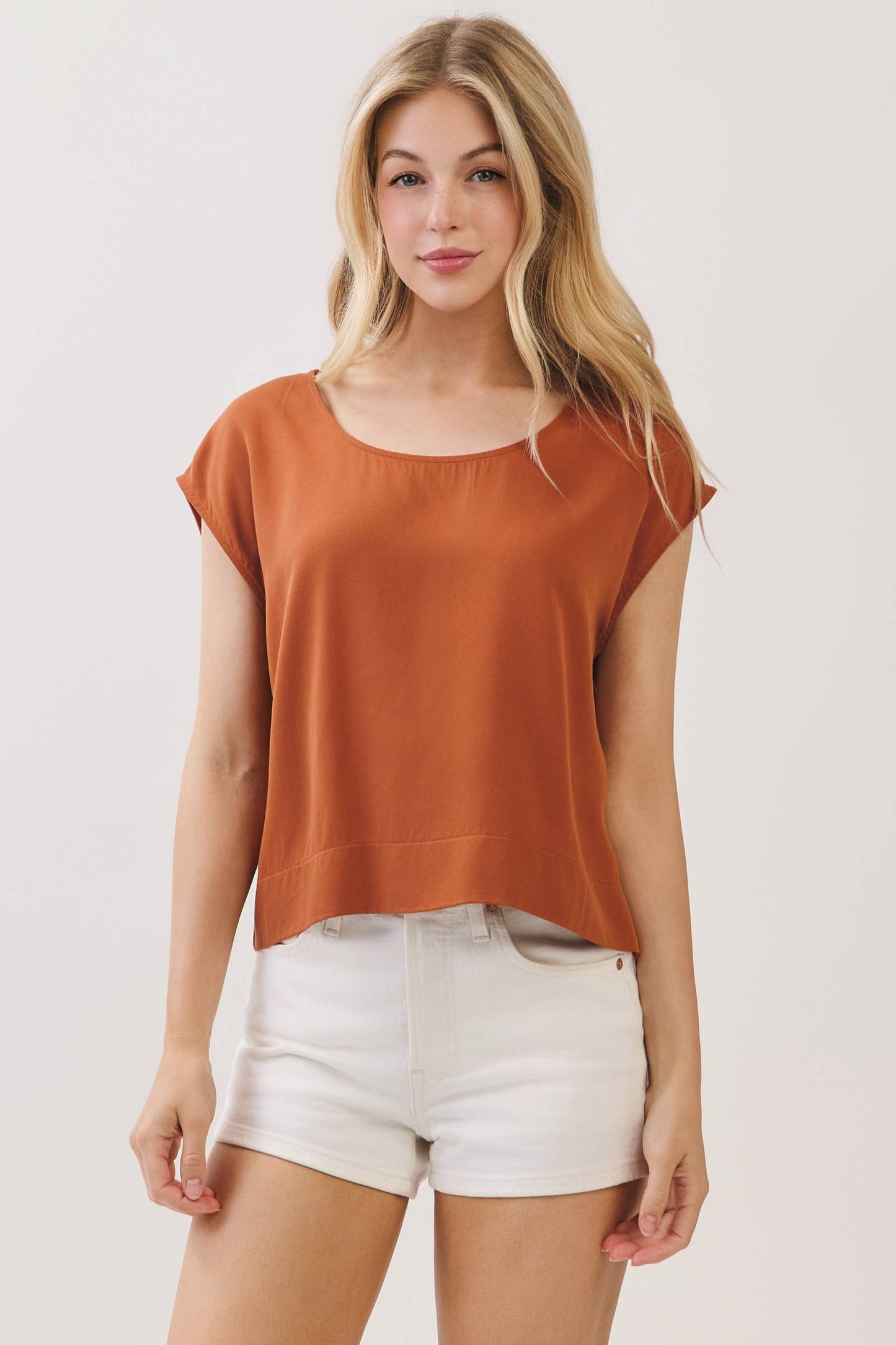 WOVEN BOXY TOP WITH EXTENDED SLEEVE - Final Touch