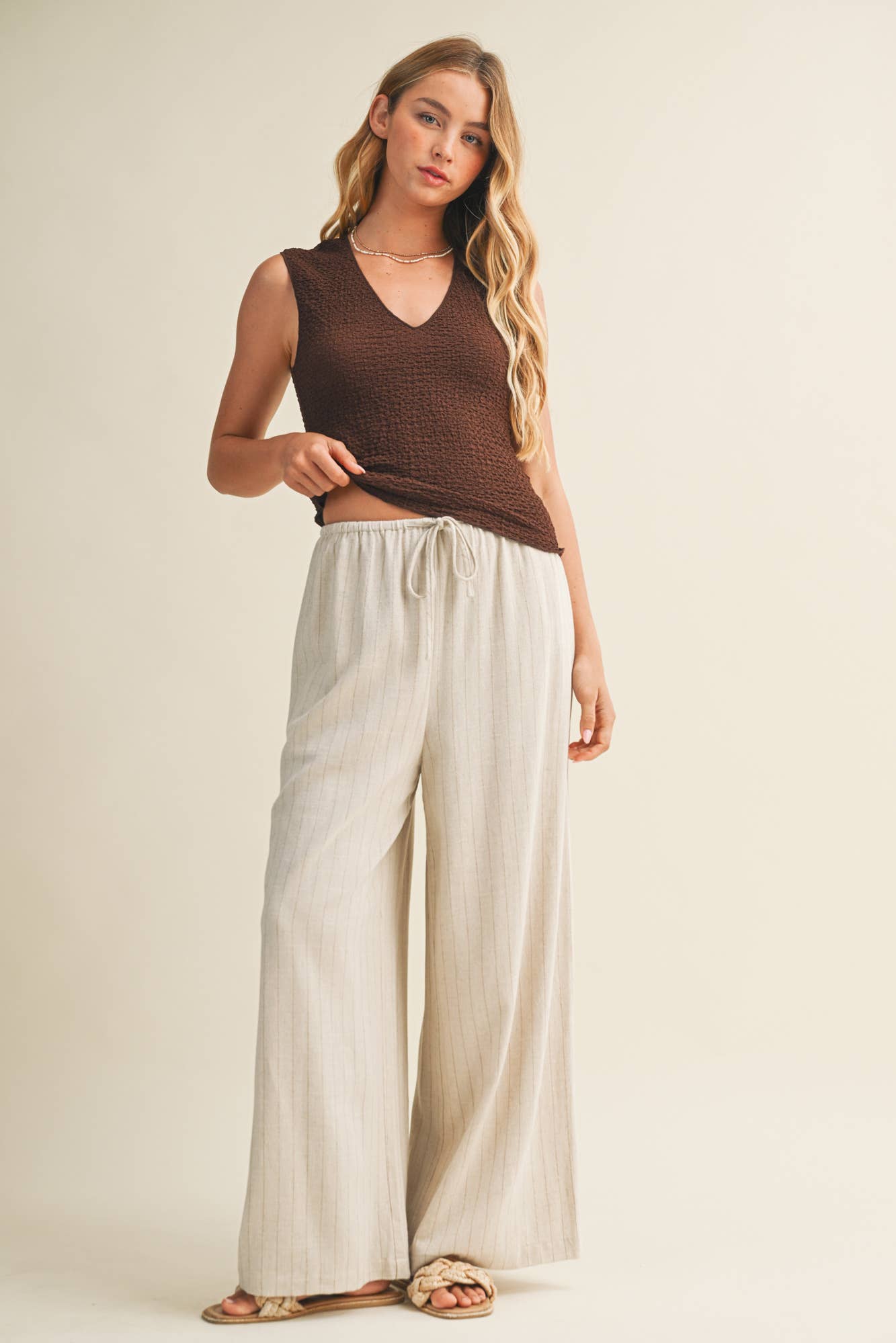 Mustard Seed - V-Neck Popcorn Textured Sleeveless Top