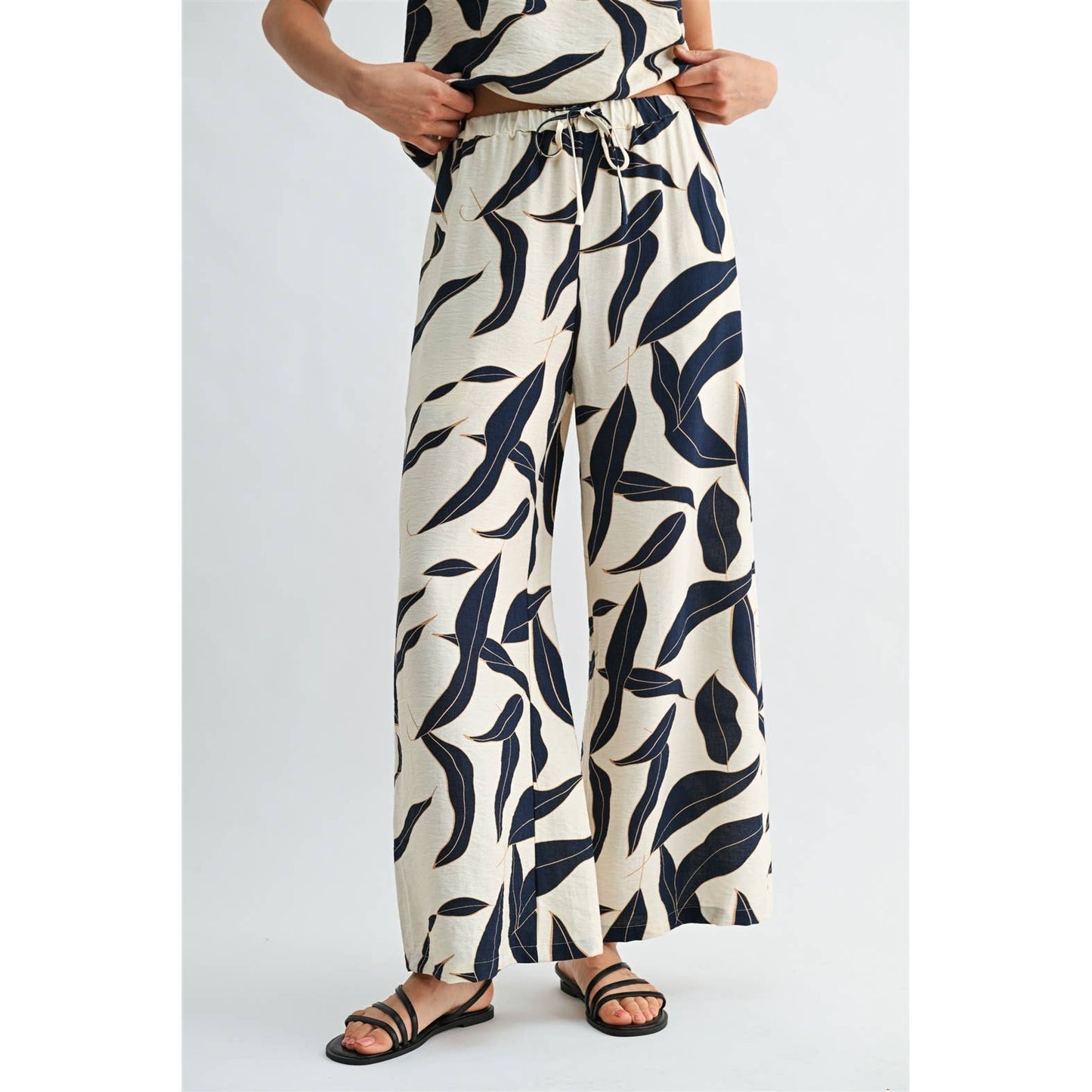 FUN2FUN - LEAF PRINT ELASTIC WAIST WIDE PANTS