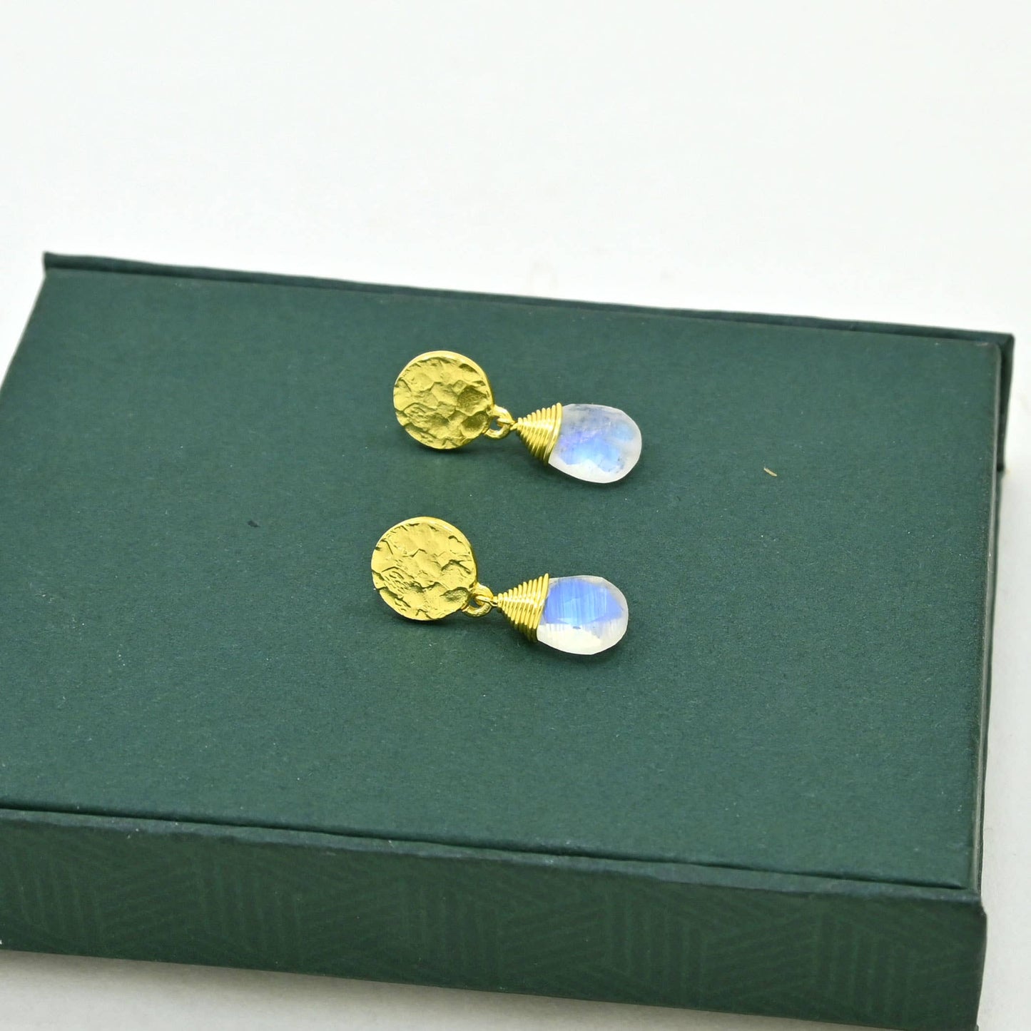 Schmuckoo x Noyre Berlin -  Abigail Earring Gold Plated - Rainbow Moonstone