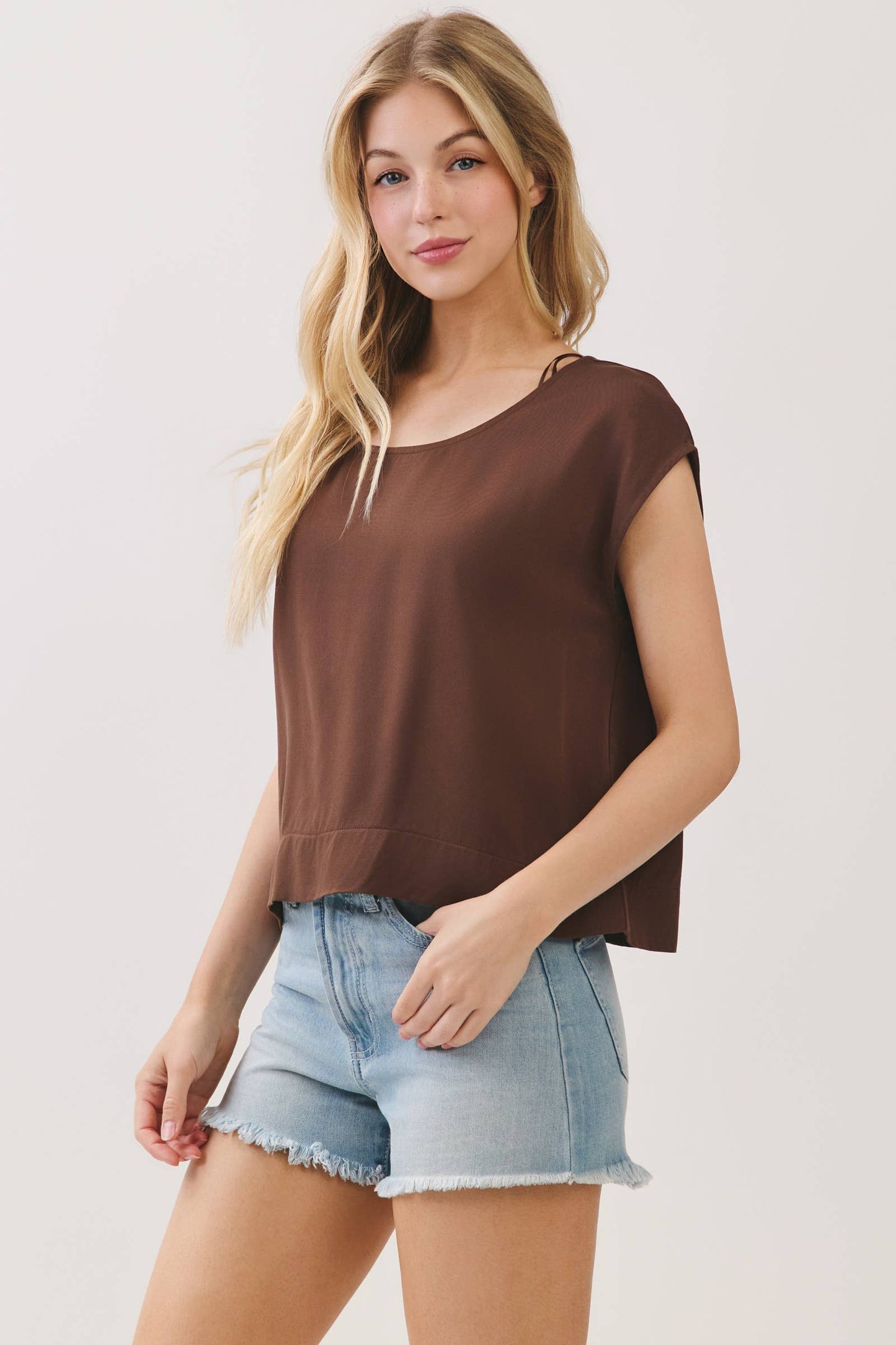 WOVEN BOXY TOP WITH EXTENDED SLEEVE - Final Touch