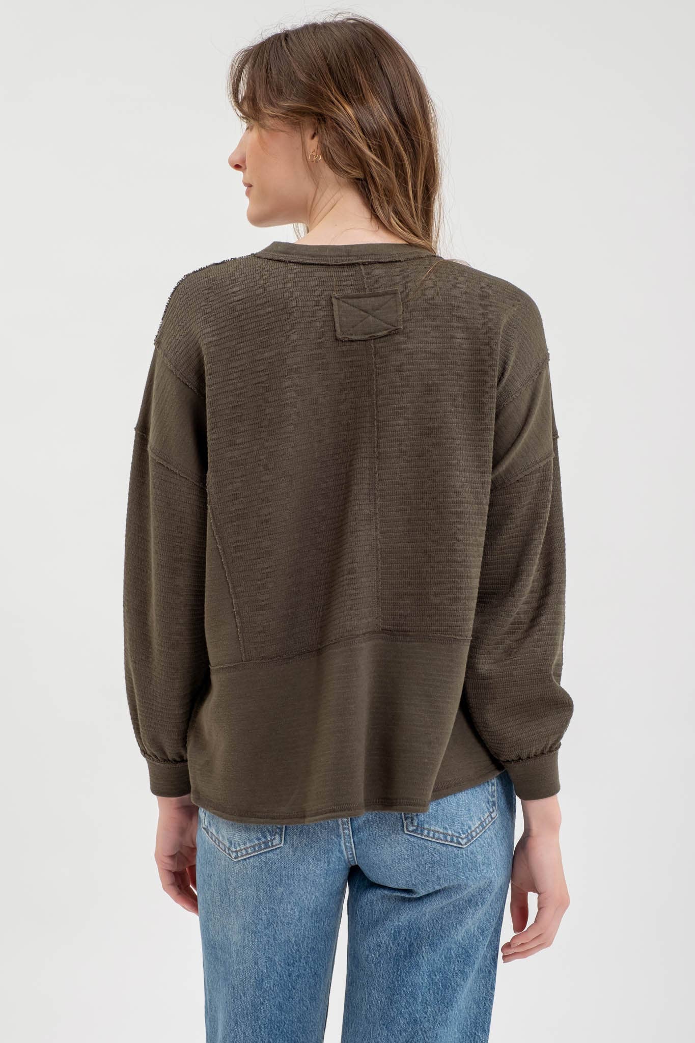 SOLID PATCHWORK SPLIT NECK KNIT TOP - Blu Pepper