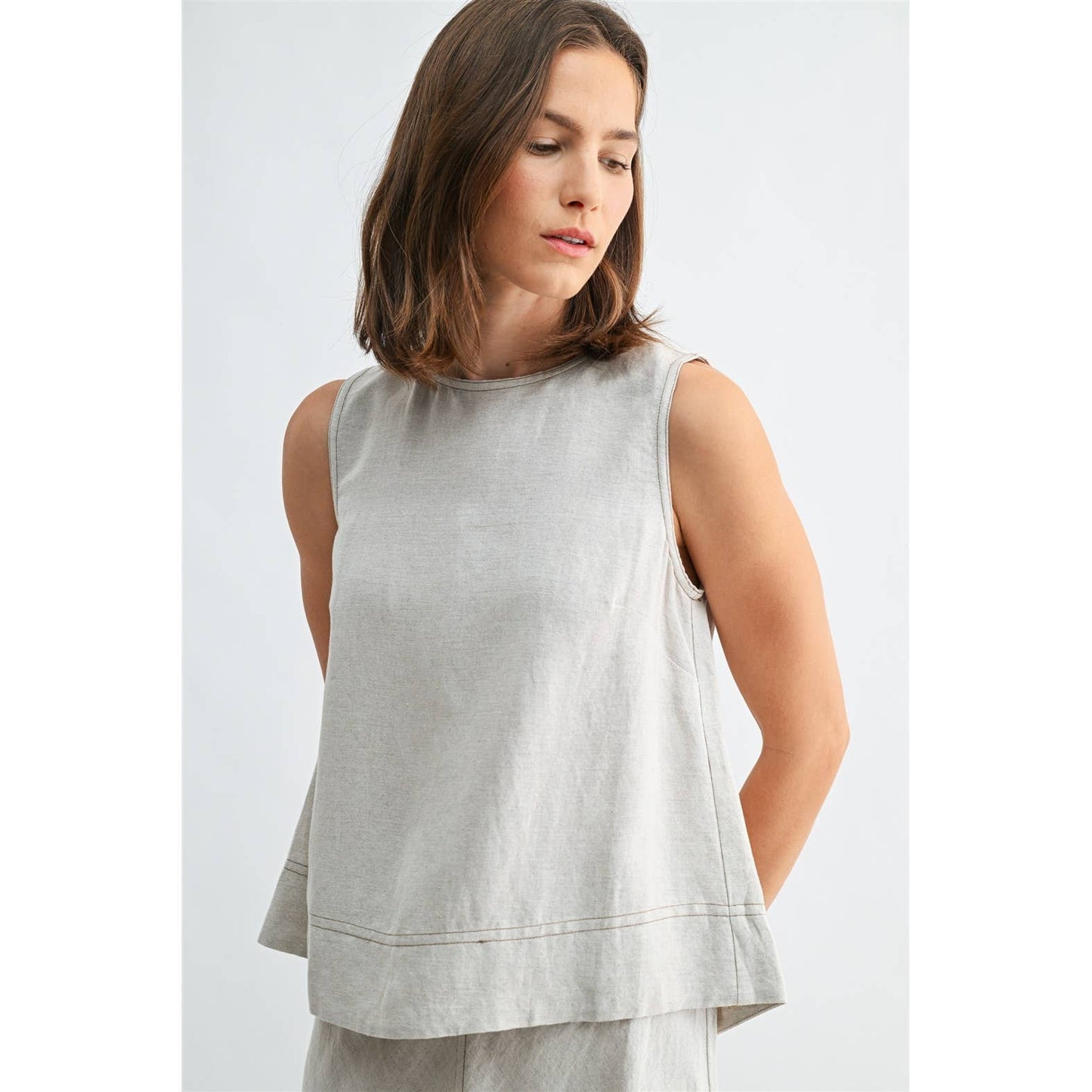FUN2FUN - LINEN PLEATED BACK SLEEVELESS TOP