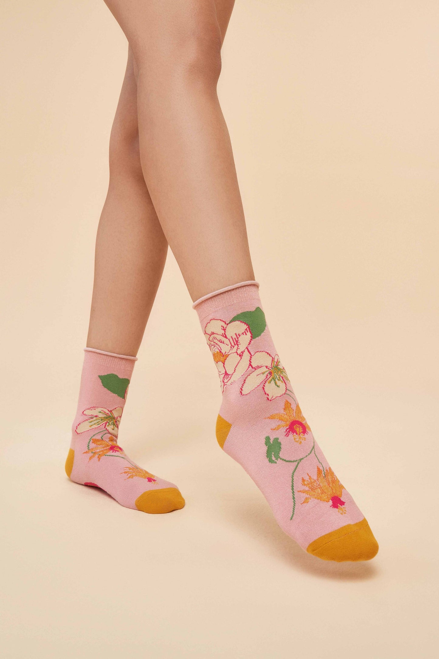 Powder Design inc - Tropical Flora Ankle Socks - Petal