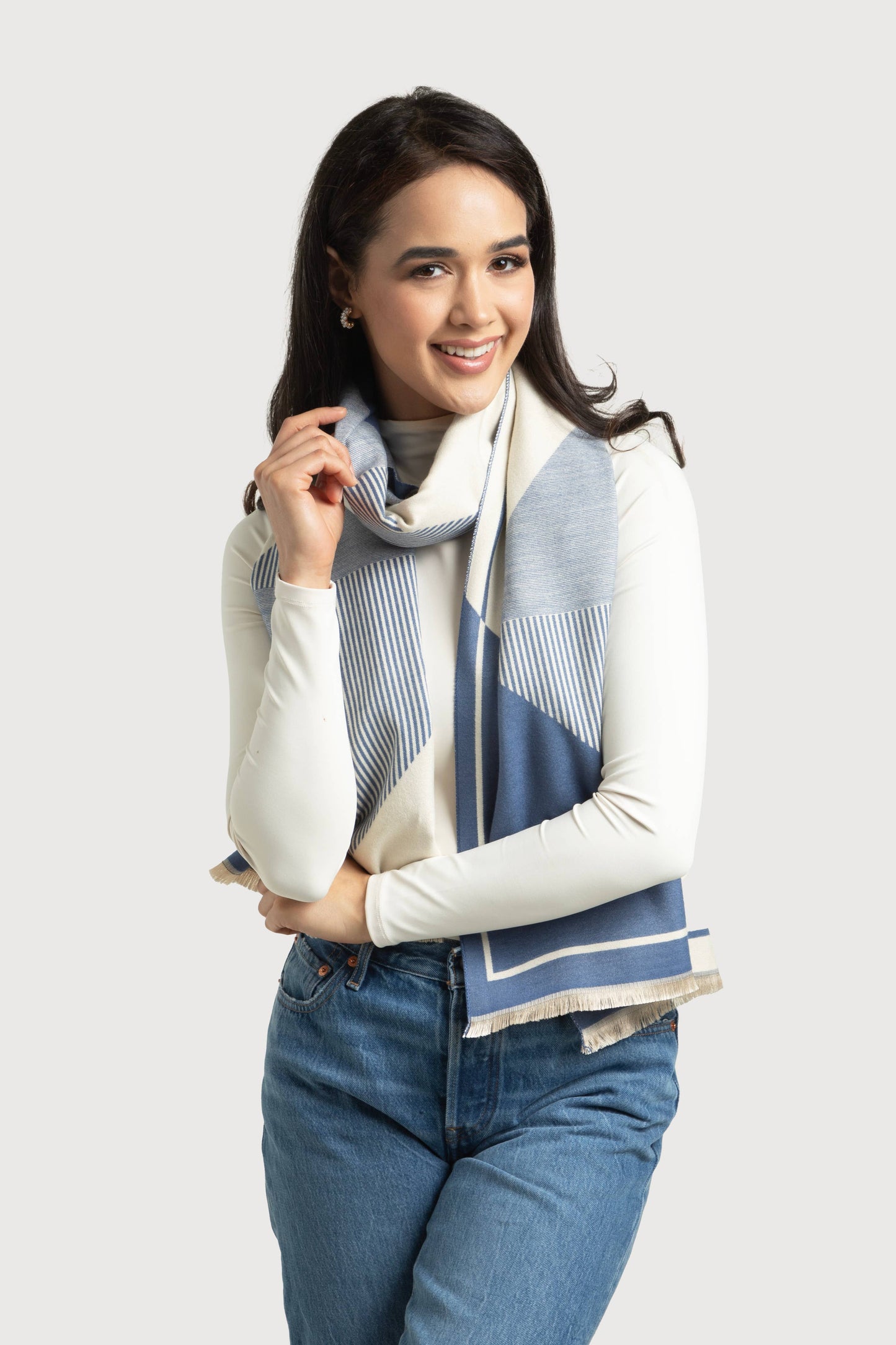 SAACHI - Geometric Striped Reversible Scarf