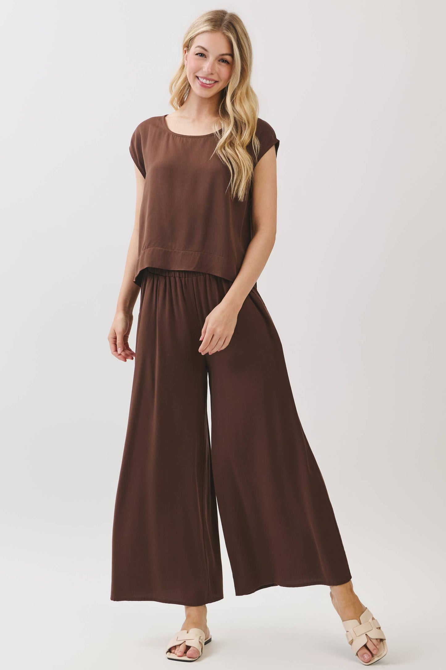 WOVEN BOXY TOP WITH EXTENDED SLEEVE - Final Touch