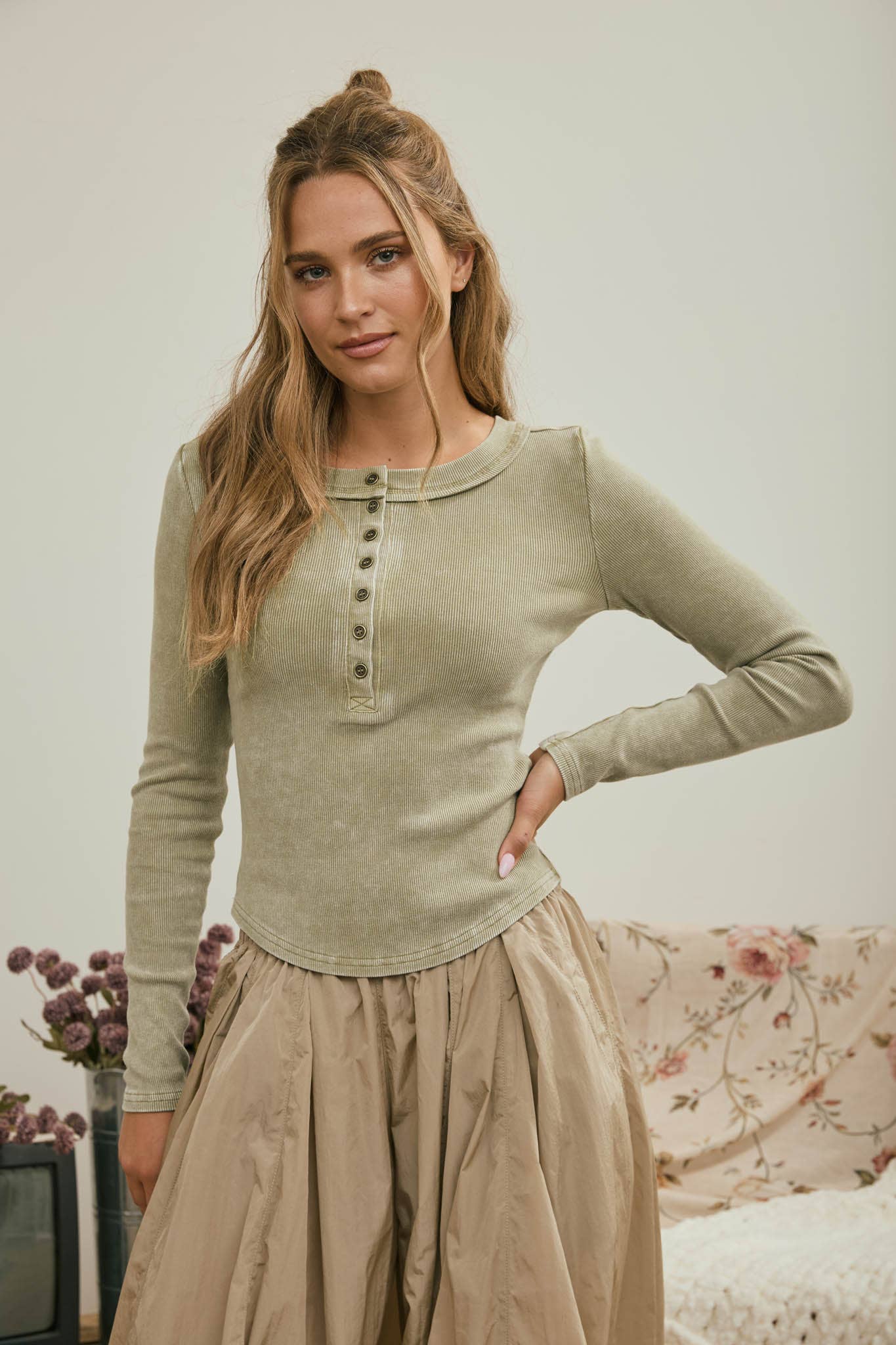 WASHED LONG SLEEVE RIBBED HENLEY KNIT TOP - Blu Pepper