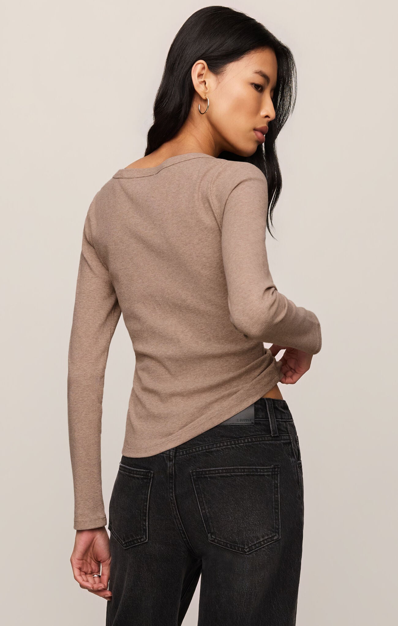 Greyson Scoop LS Tee
