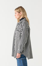 Load image into Gallery viewer, BUTTON FRONT HOUNDSTOOTH SHACKET

