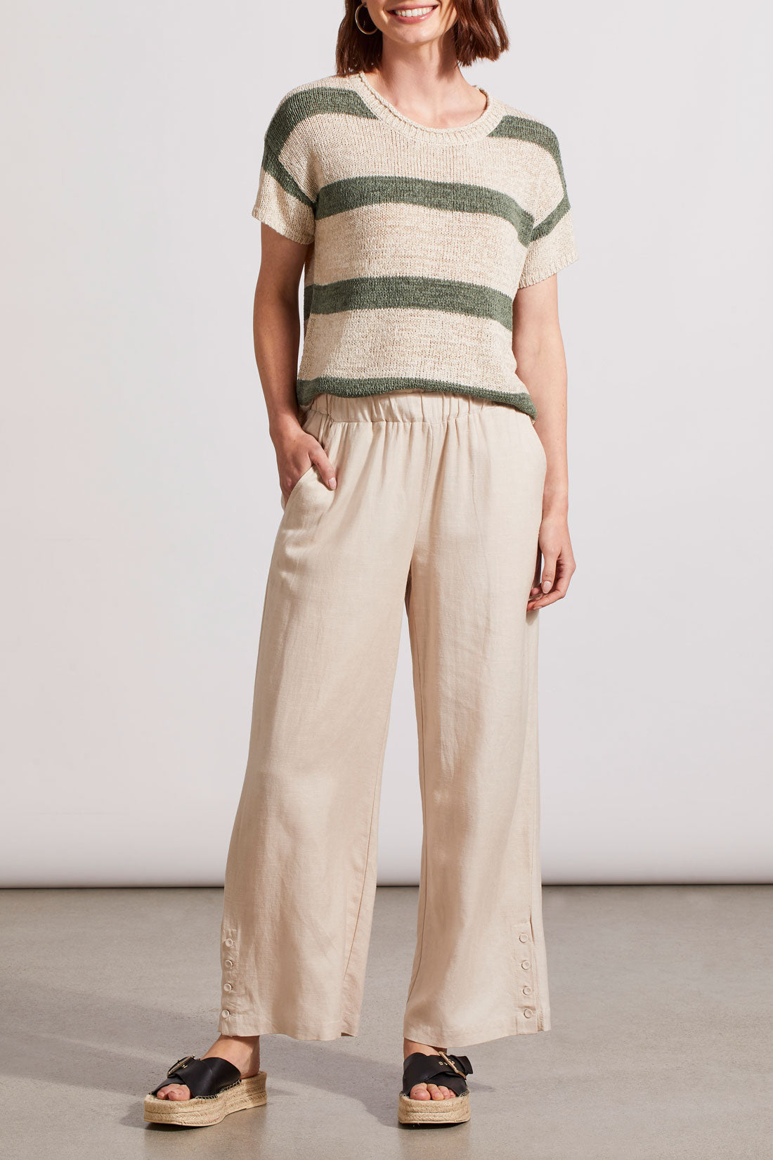 PULL ON ANKLE PANT W/ HEM VENT & BTNS