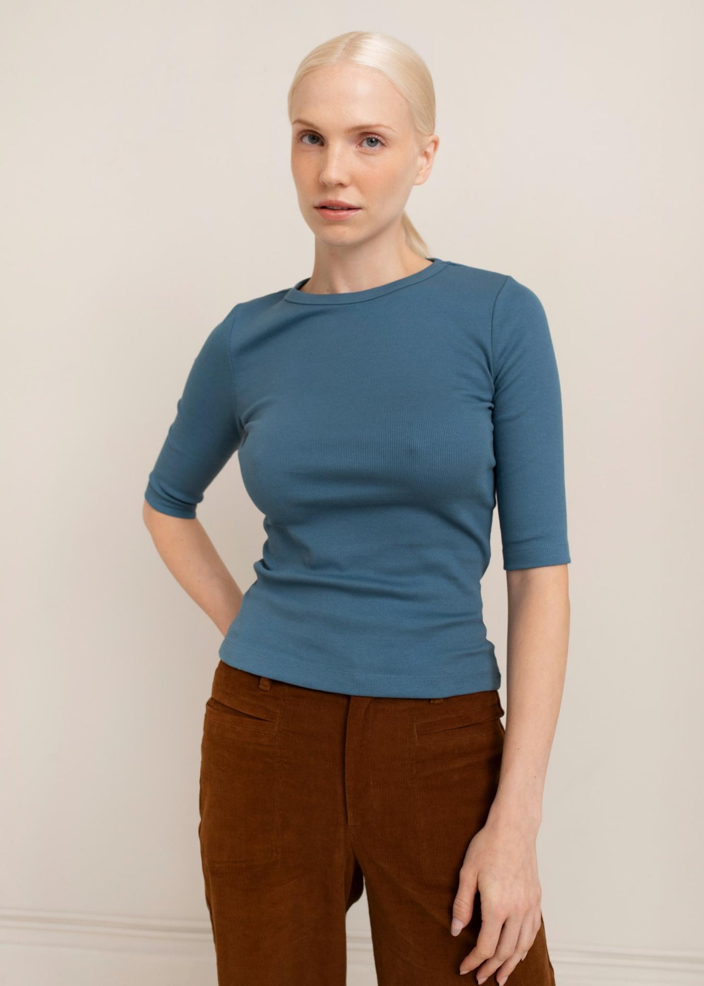 AKARI CREW NECK