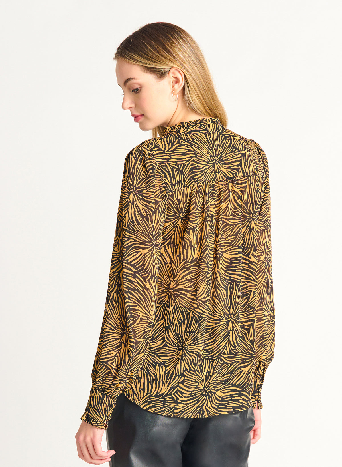RUFFLE DETAIL TIE-FRONT PEASANT BLOUSE