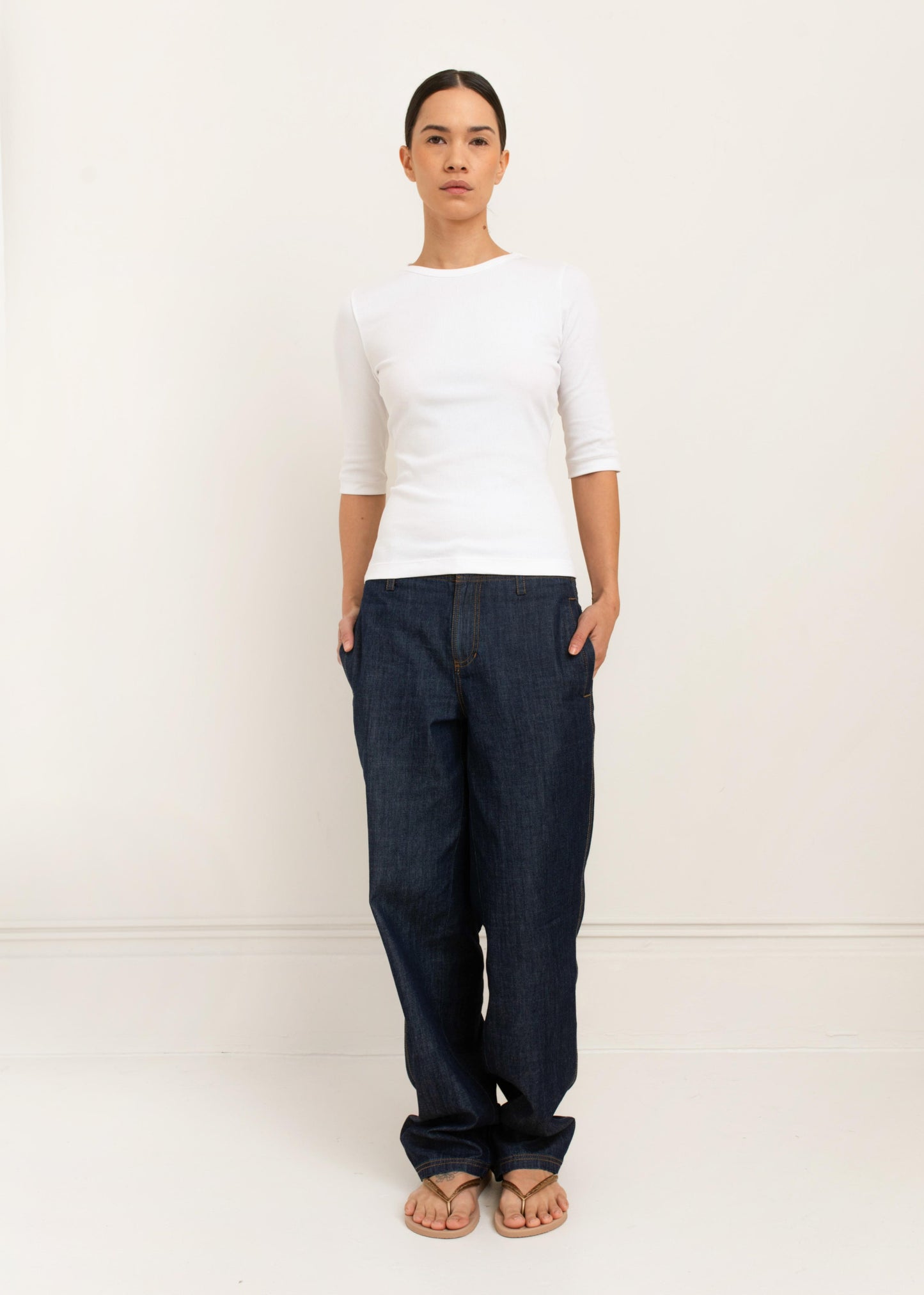 AKARI CREW NECK