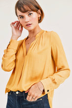 Load image into Gallery viewer, Silky fabric long sleeve blouse - Elements Berkeley
