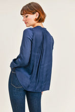 Load image into Gallery viewer, Silky fabric long sleeve blouse - Elements Berkeley
