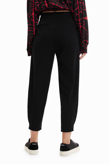Cropped slouchy trousers