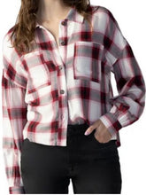 Load image into Gallery viewer, POCKET DETAIL PLAID SHIRT
